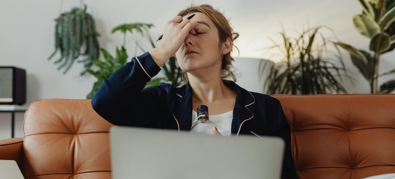a woman thinking about what to do 7 days without alcohol